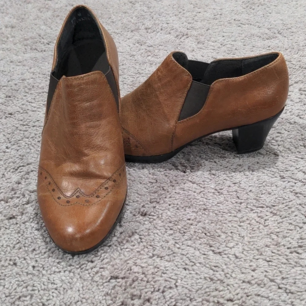 Munro Tan Leather‎ low cut ankle booties sz 7.5 W